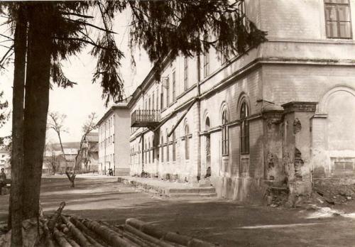 Povodna historicka budova zariadenia